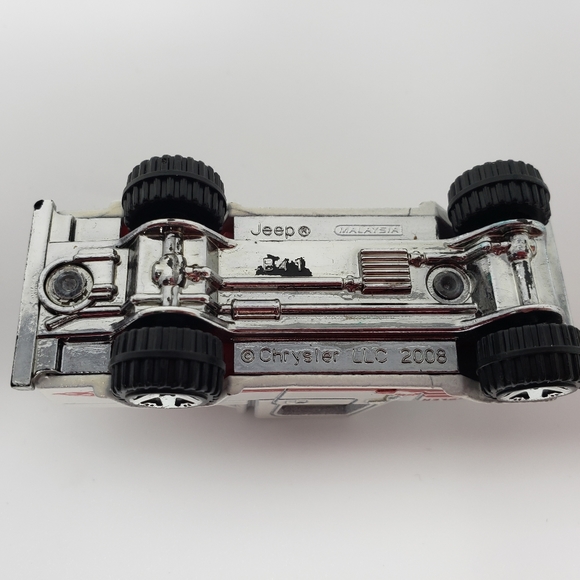 Matchbox Chrysler Jeep 2008 Scrambler CG8 Diecast - Picture 9 of 16
